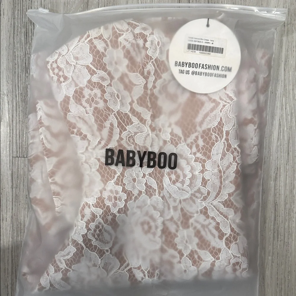 Off-Shoulder White Lace Mini Dress with Detachable Sleeves - Picture 3 of 4